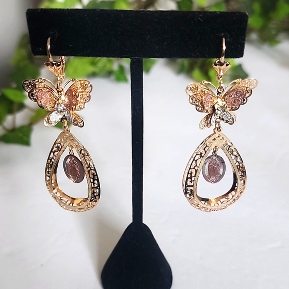 Tricolor Gold Drop Filigree Earrings Butterfly with Virgin Mary - Picture 3 of 10
